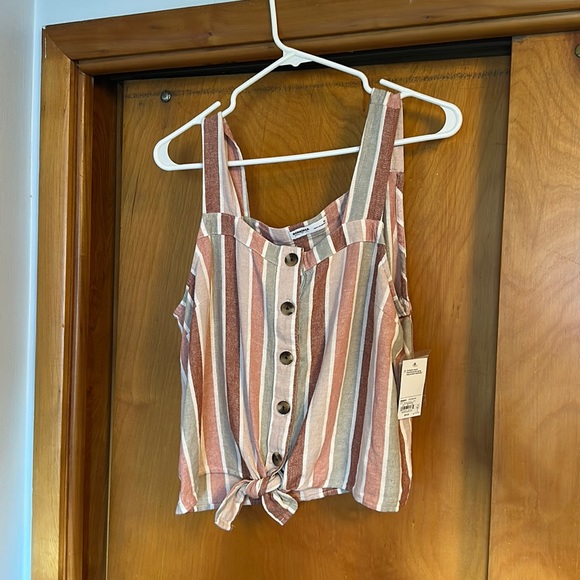 NWT Striped misses Sonoma top with buttons & front tie knot - Picture 2 of 5